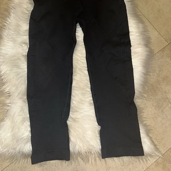 Belly Bandit Mother Tucker Active Capri Leggings